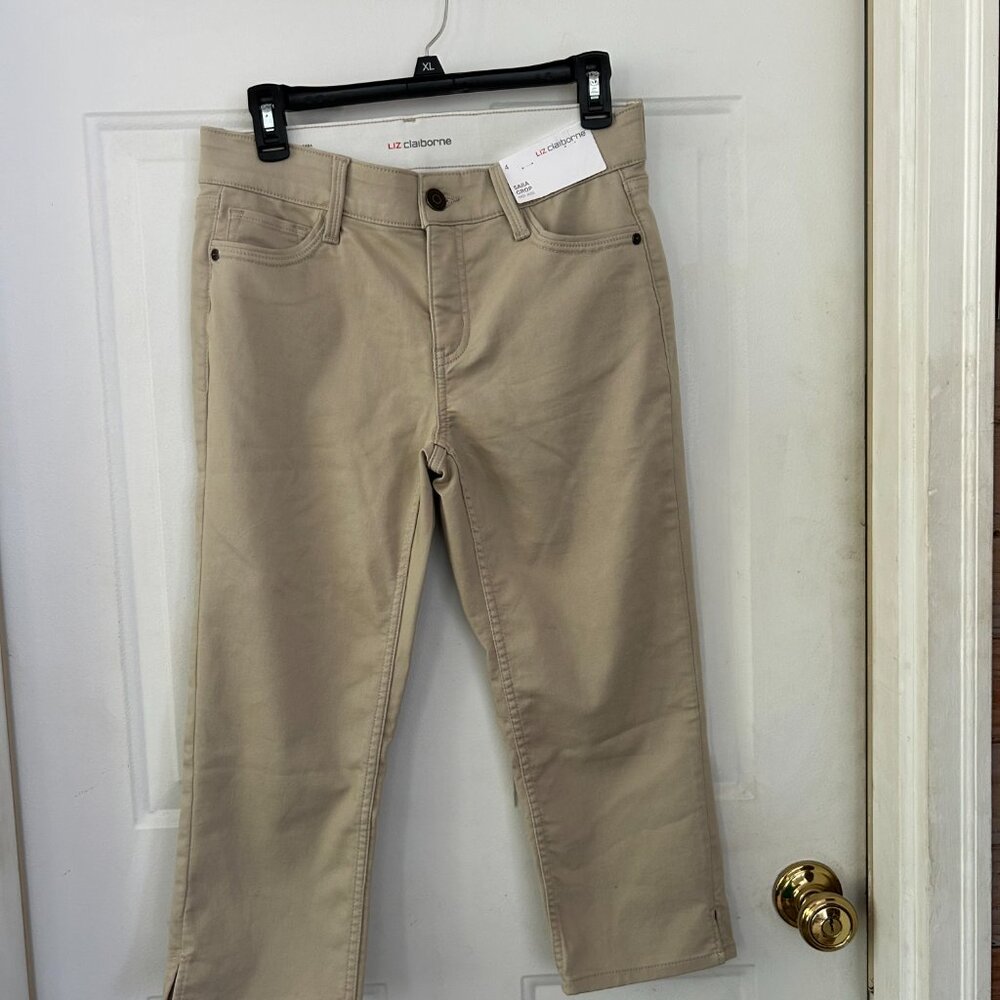 🤎♦️NWT Liz Claiborne Secretly Slimming Sara Crop🤎